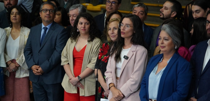 Llegaron más de 2.500 mujeres de diversas comunas de la Región Metropolitana para mostrar su apoyo a la reforma de pensiones que impulsa el Gobierno.