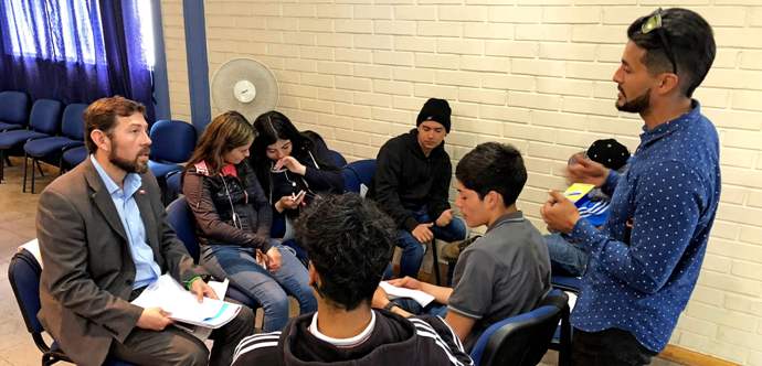 Un grupo de estudiantes del Liceo Fernando Binvignat de Coquimbo conversaron directamente con autoridades y expertos en materia de cuidado ambiental.